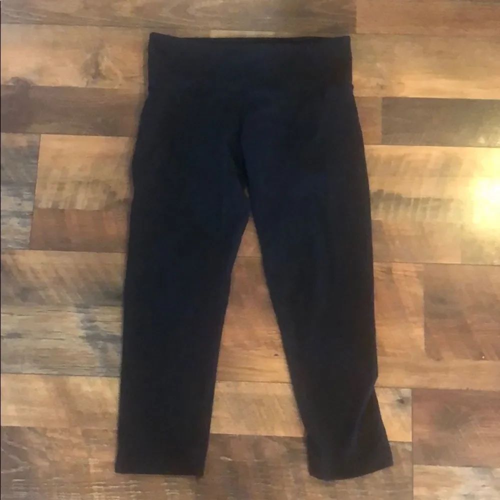 Lululemon capris 6 (1622)